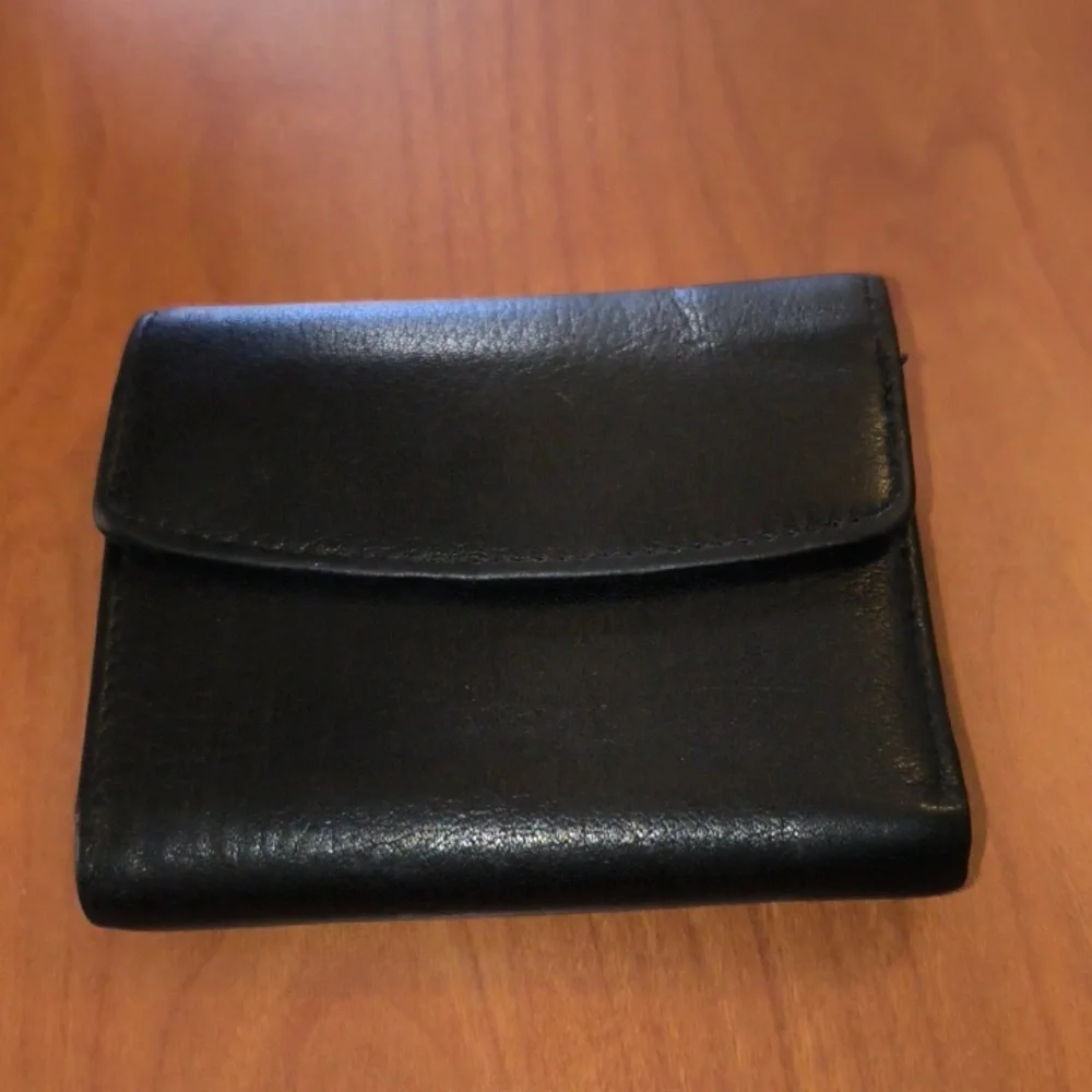 Buxton Velvet Touch Cowhide Leather Flip French Purse Wallet Women’s